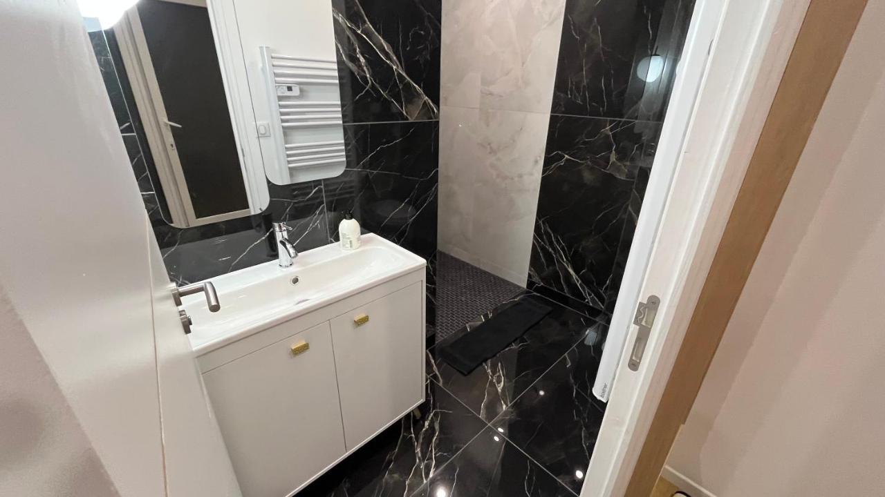 Appartement Luxe Jaune Saint-Etienne  Zewnętrze zdjęcie